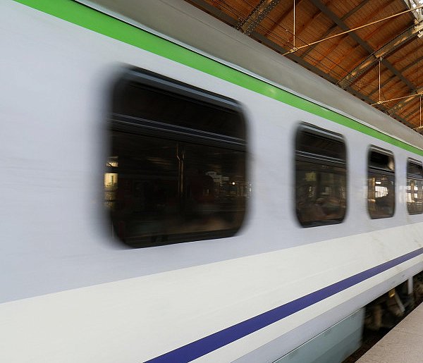 PLK: wznowiono ruch pociągów na wybranych liniach kolejowych w zachodniej Polsce