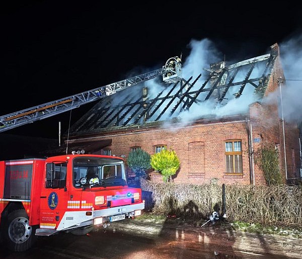 Pożar poddasza w budynku mieszkalnym w Brzostowie