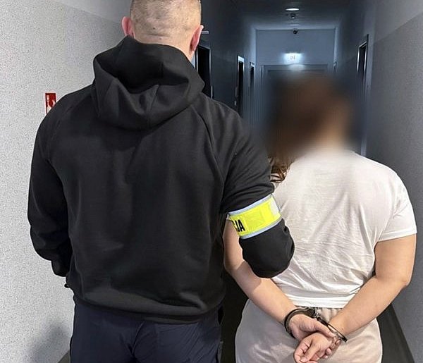 Piła: Okradały klientów w marketach. Złodziejski duet w rękach policji