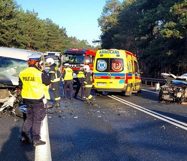 Wypadek na DK10. Policja apeluje o zachowanie czujności mimo dobrej po