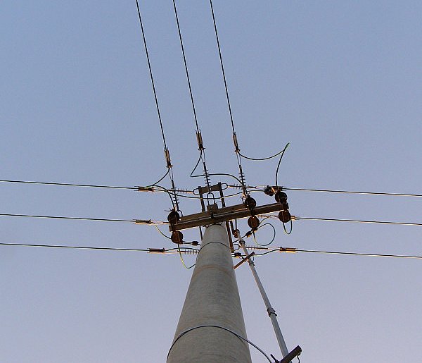 Pomorskie/ Przez silny wiatr ok. 8 tys. odbiorców bez prądu