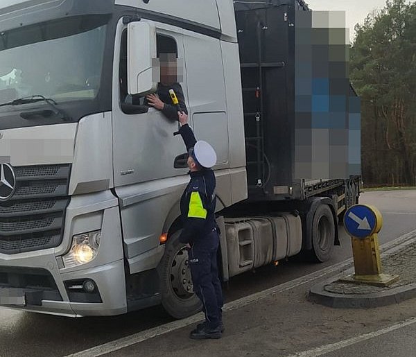 Sępoleński „Trzeźwy poranek”: Ponad 700 kontroli i trzech zatrzymanych kierowców