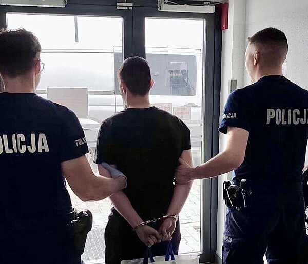 Brutalny rozbój w Pile. Pobili 25-latka dla jednego dolara