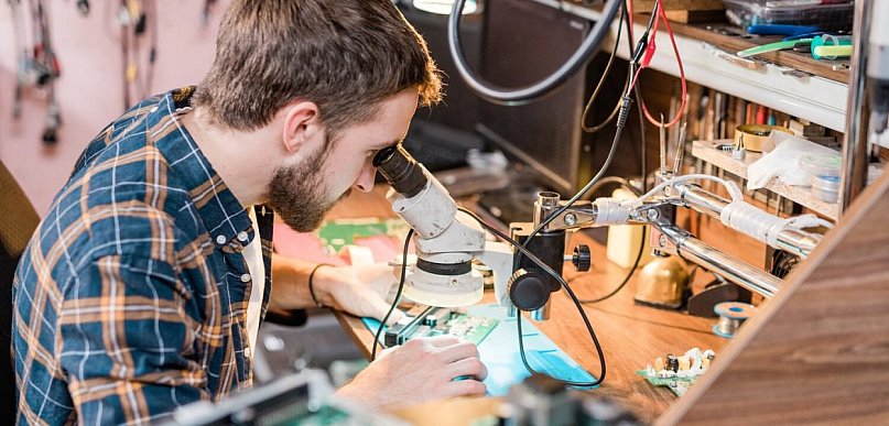 Gdzie stosować maty antystatyczne ESD?