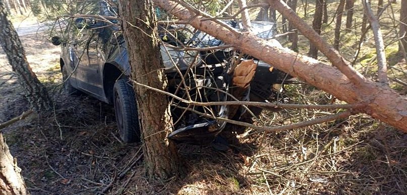 Gmina Debrzno: Pijany sprawca kolizji sam nasłał na siebie policję