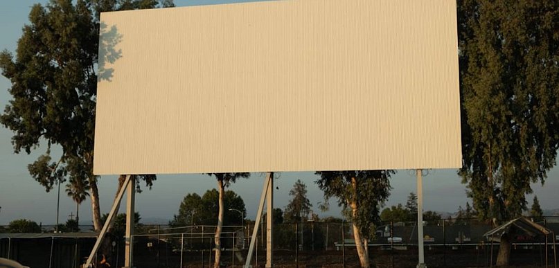 Jak reklama zewnętrzna wspiera lokalne firmy w regionie — billboardy, citylighty i