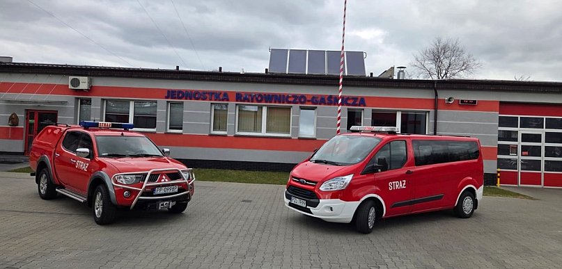 Nowe pojazdy dla strażaków z gminy Złotów i z Okonka. PSP przekazała sprzęt ochotn