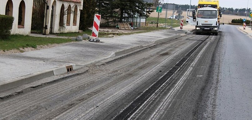 Mrocza: Modernizacja ul. Kościuszki wchodzi w kluczową fazę. Od poniedziałku nowe