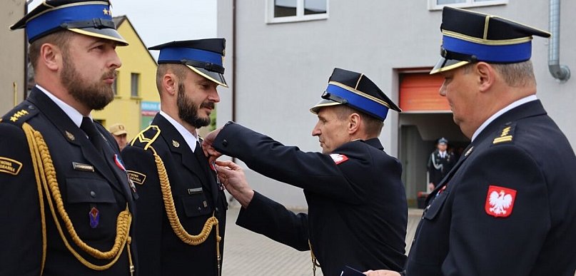Strażackie święto w Sępólnie Krajeńskim. Odznaczenia i awanse dla lokalnych bohate
