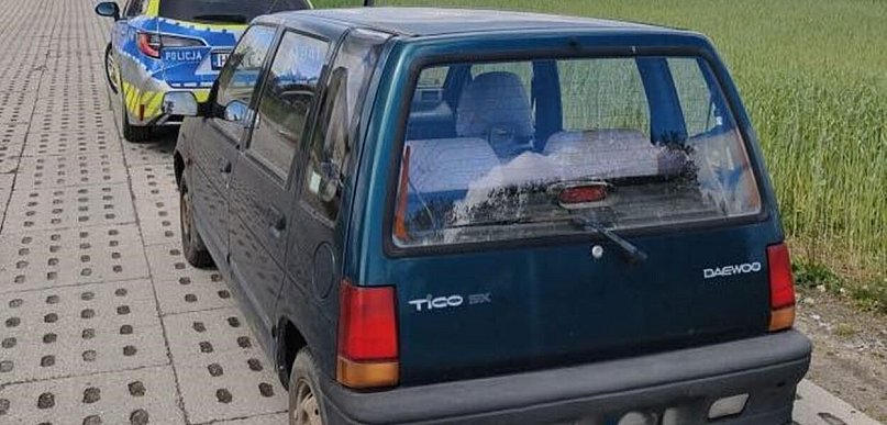 Ponad 2 promile za kierownicą Daewoo Tico. 47-latek stracił prawo jazdy
