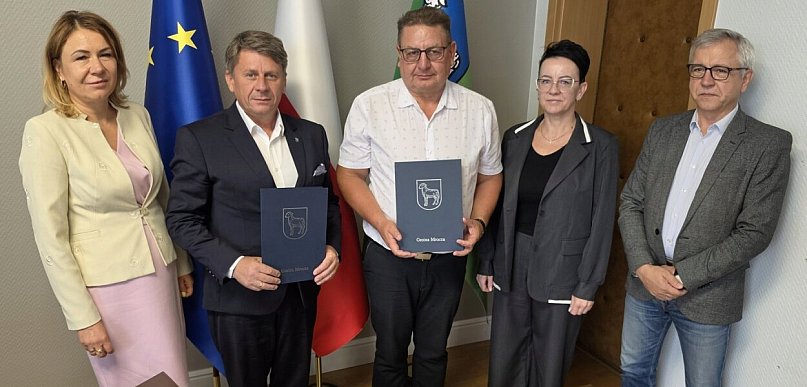 Mrocza: Podpisano umowę na remont drogi w Drzewianowie