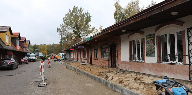 Wyrzysk: Trwają prace remontowe chodnika na ul. Przy Stawie - 30897