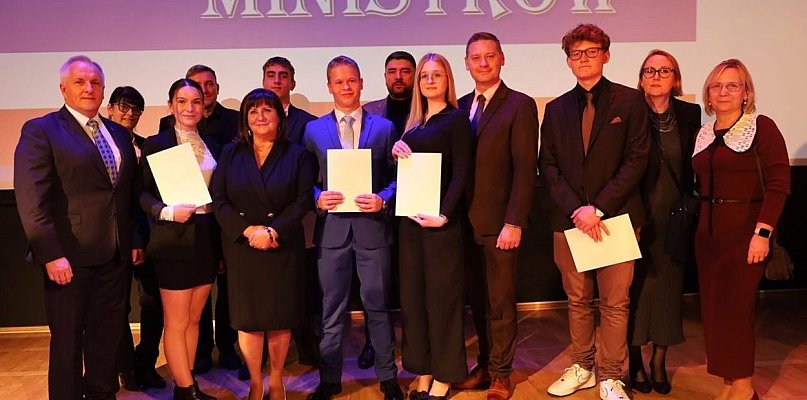 Stypendia Prezesa Rady Ministrów dla pięciorga uczniów z powiatu sępoleńskiego - 31655