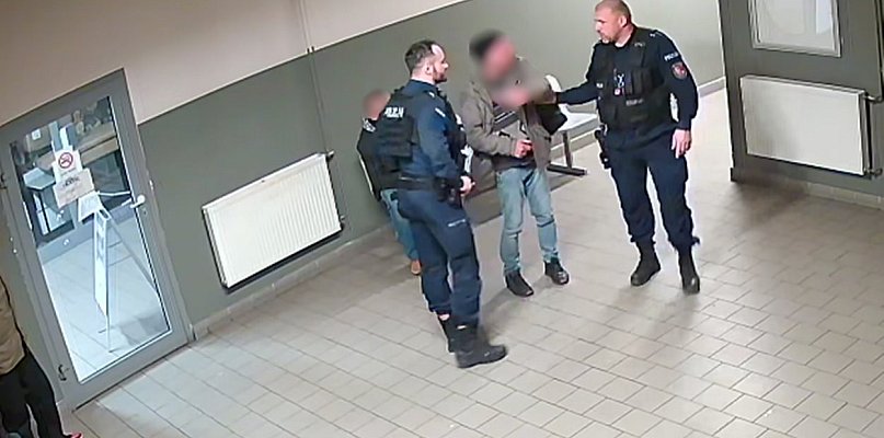 Złodzieje alkoholu i telefonu zatrzymani na dworcu w Złotowie - 32136
