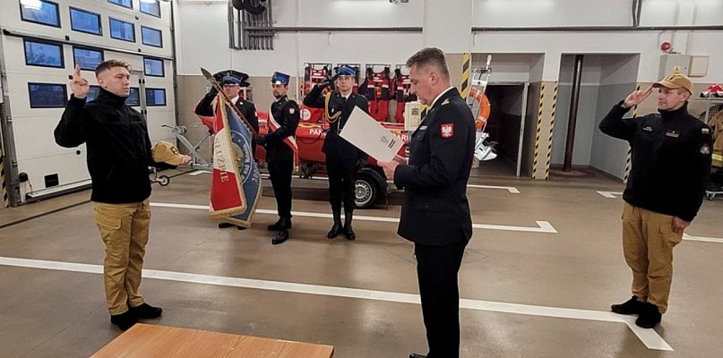 Ślubowanie nowego strażaka w KP PSP Nakło nad Notecią - 32223