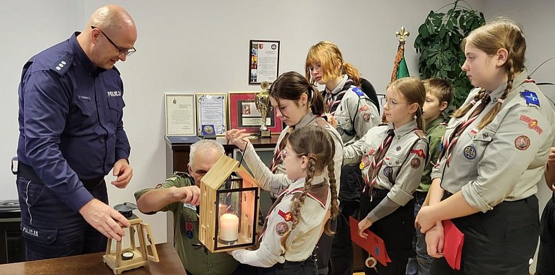 Nakło nad Notecią: Betlejemskie światełko dla nakielskiej policji - 32671