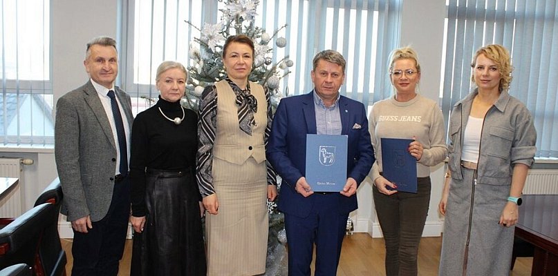 Mrocza: Podpisano umowę na przebudowę i modernizację budynku Szkoły Podstawowej w - 32839