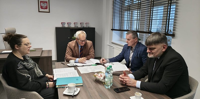 Spotkanie dot. II etapu budowy boiska w LO w Sępólnie Krajeńskim