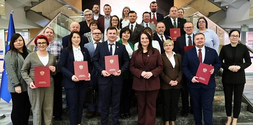 Łobżenica: Nowoczesny plac zabaw przy żłobku „Leśna Polana”