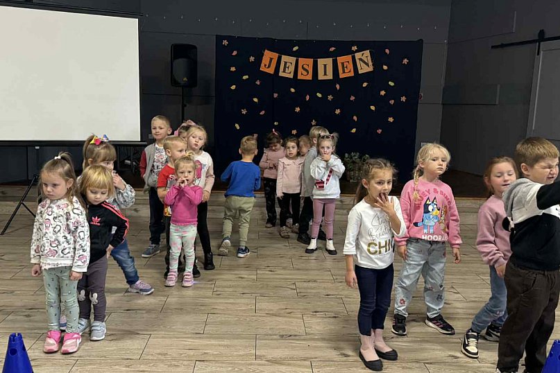 Gmina Nakło nad Notecią: Kolorowa Pani Jesień w Ślesinie