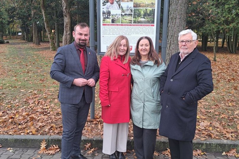 Krajenka: Uroczyste odsłonięcie tablicy upamiętniającej Jana Bielę