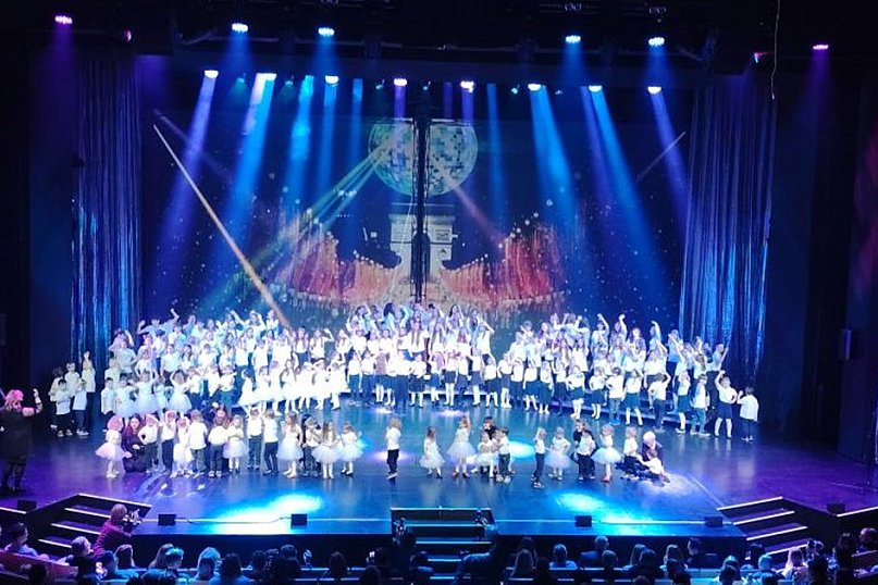 Dzieci z Człuchowa na scenie Teatru Muzycznego w Gdyni