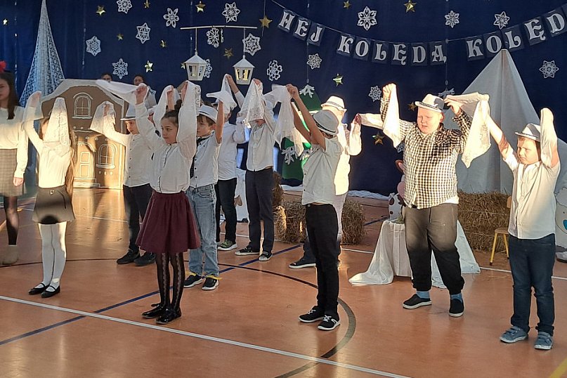 Gmina Okonek: Jasełka w Zespole Szkół w Lotyniu