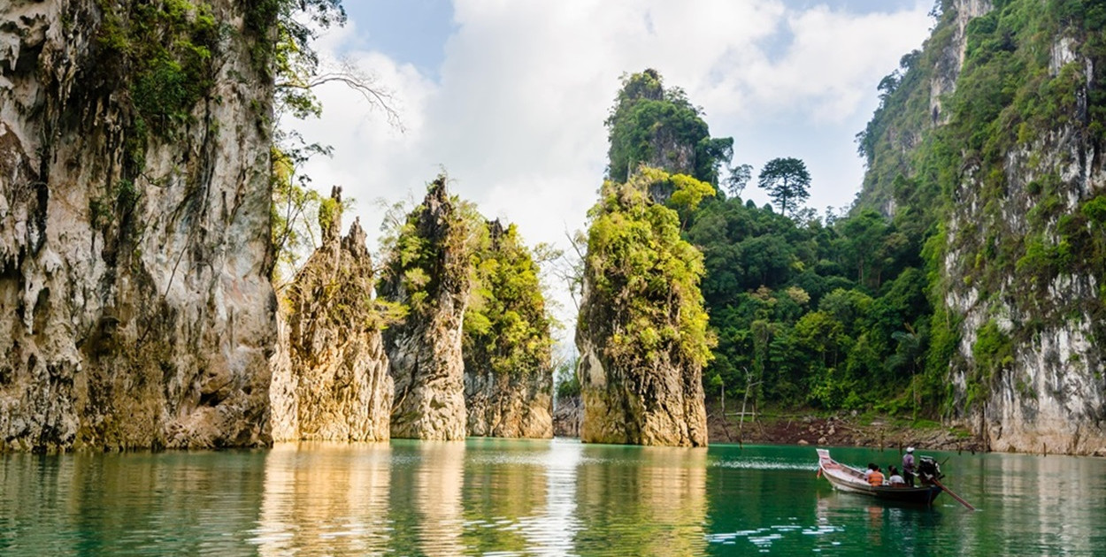        Wakacje jak z bajki – najlepsze kierunki na wypoczynek w tropikach     