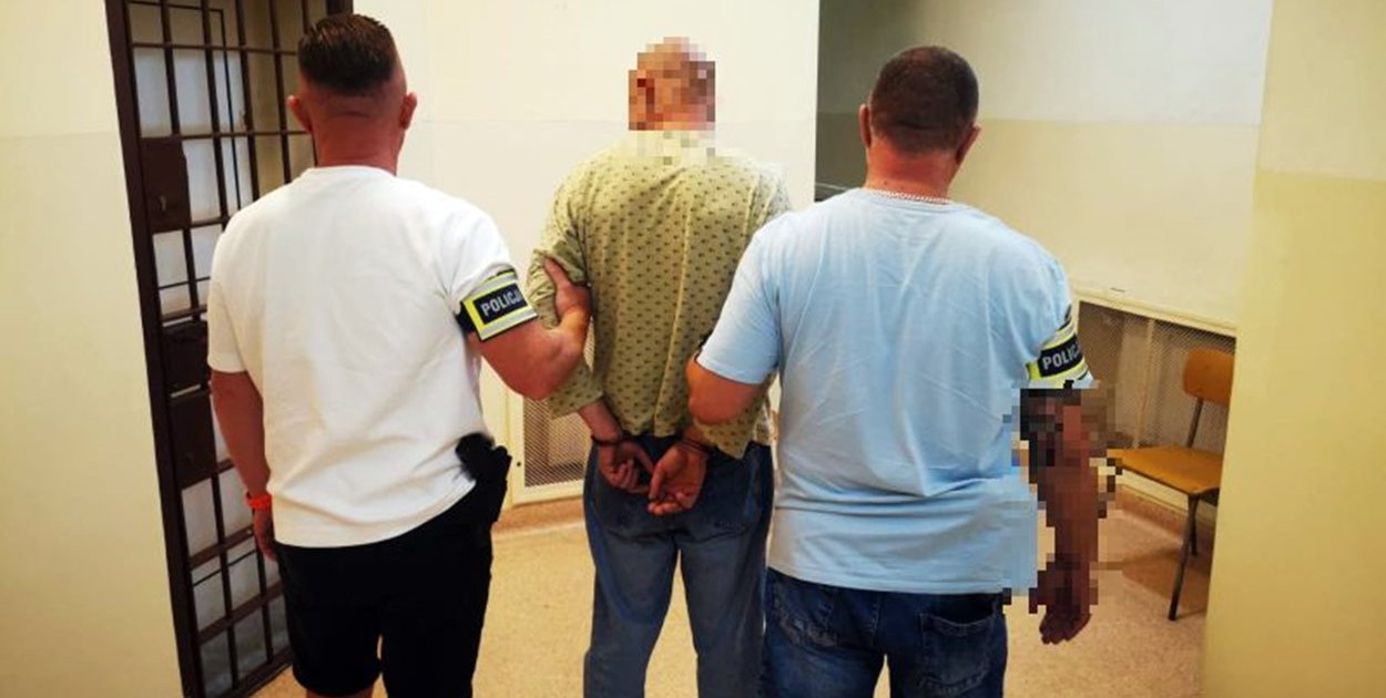 Dzięki skutecznej współpracy policjantów z Chojnic i Człuchowa już następnego dnia odzyskano samochód, który został skradziony z alei Brzozowej w Chojnicach i zatrzymano sprawcę tego przestępstwa. Zgodnie z Kodeksem karnym za kradzież grozi kara nawet do 5 lat pozbawienia wolności.  Jak ustalili funkcjonariusze, sprawca dokonał kradzieży samochodu marki Fiat Tipo o wartości około 40 tysięcy złotych. Oprócz auta zabrał także dokumenty i inne przedmioty należące do właściciela. Policjanci z Chojni