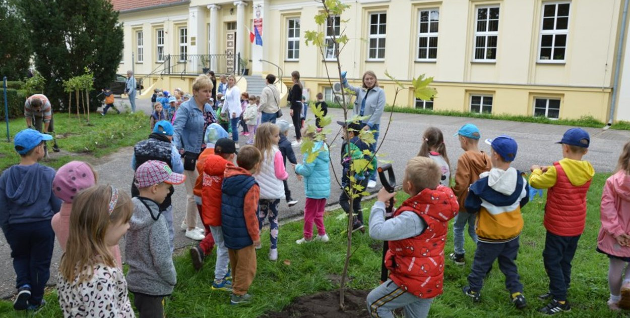 Otwarcie Pszczelego Zakątka w Krajence - fot. GiM Krajenka