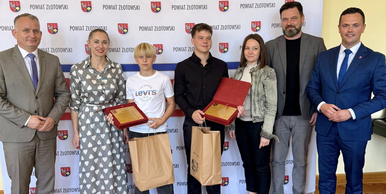 Gratulacje dla młodych sportowców z Powiatu Złotowskiego - fot. Starostwo Powiatowe w Złotowie