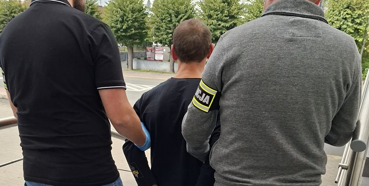 Więcbork: Uciekał przed Policją. 40-latek miał sądowy zakaz kierowania pojazdami oraz był pod wpływem alkoholu i narkotyków - fot. KPP Sępólno Krajeńskie