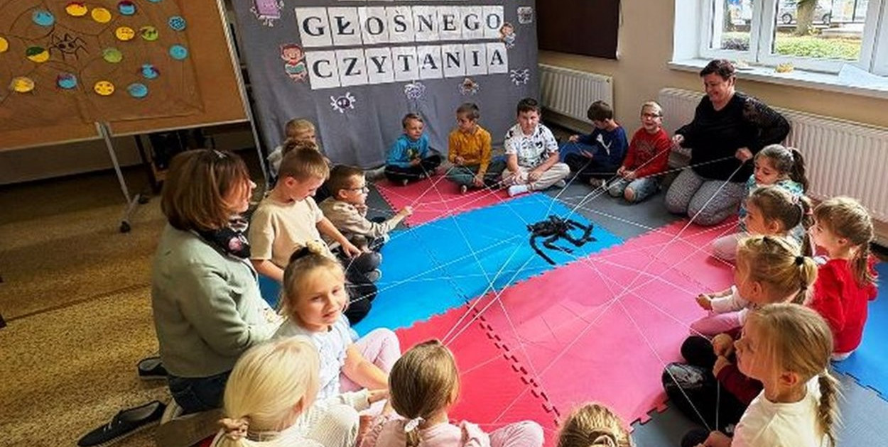 Mrocza - Ogólnopolski dzień głośnego czytania - fot. UM Mrocza