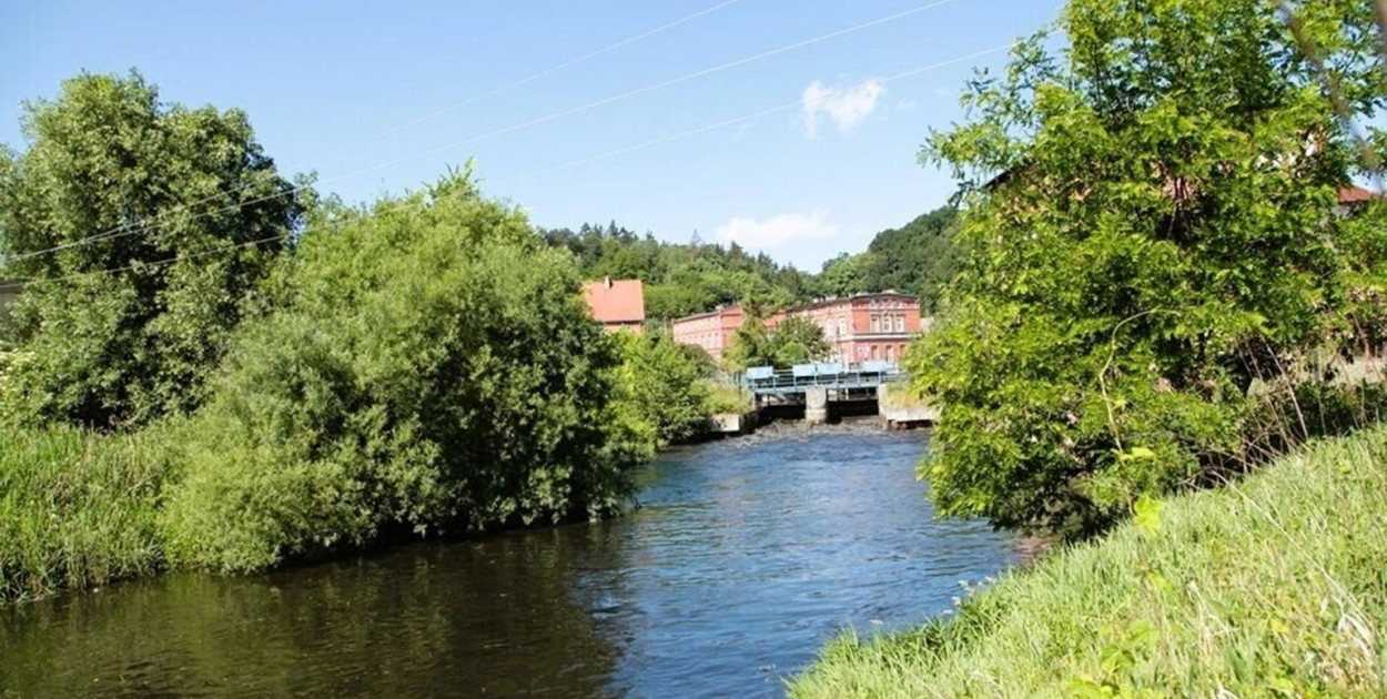 Koronowo - Znaczne zwiększenie przepływu wody w martwym korycie rzeki Brdy - fot. UM Koronowo