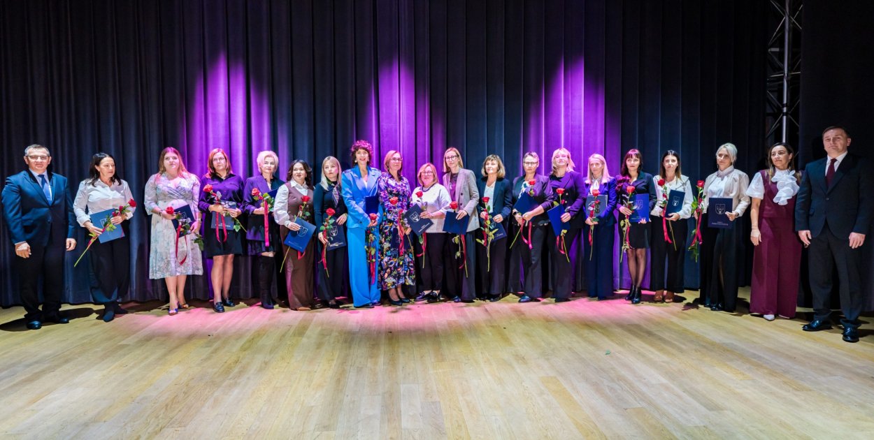 Gminny Dzień Edukacji Narodowej w Nakle nad Notecią - nagrody Kuratora oraz Burmistrza Miasta i Gminy Nakło nad Notecią dla nauczycieli - fot. Karol Maliński - UMiG Nakło nad Notecią