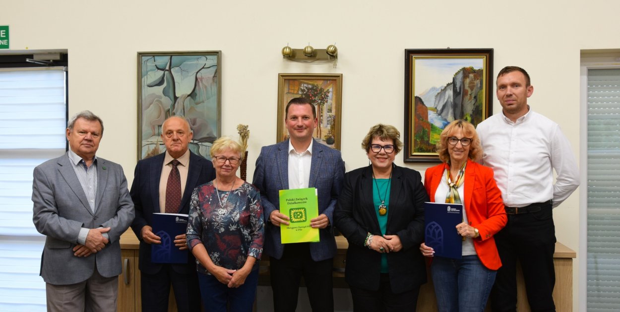 Wspólne działania na rzecz działkowców z gminy Szydłowo - fot. Gmina Szydłowo
