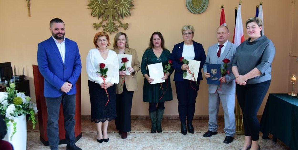 Jastrowie - Uroczystość z okazji Dnia Edukacji Narodowej - fot. Gmina i Miasto Jastrowie