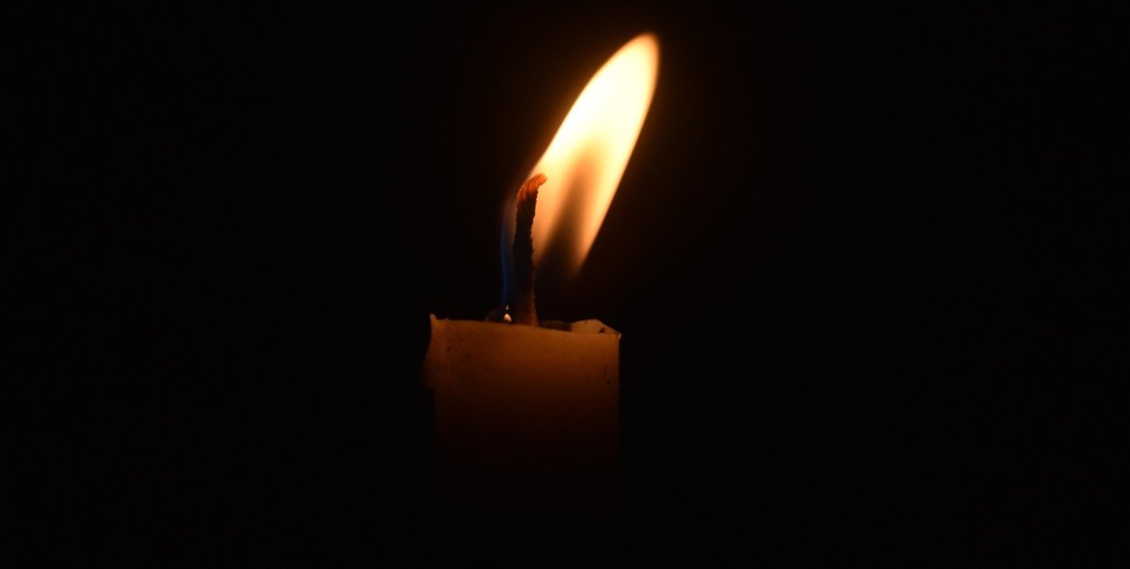 Zmarł ks. kan. Józef Starczewski, były wieloletni proboszcz parafii św. Mikołaja w Mroczy - candle-2463515_1280 - fot. Pixabay