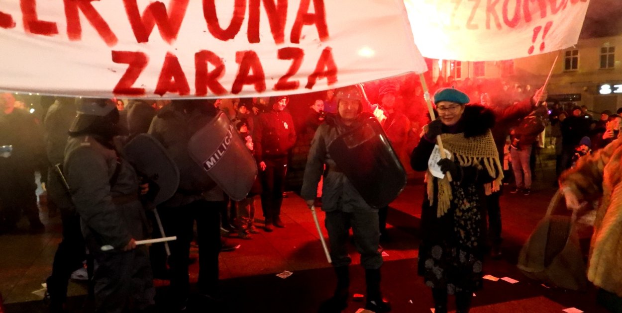 Inscenizacja w rocznicę stanu wojennego w Sępólnie Krajeńskim - fot. Andrzej Ossowski