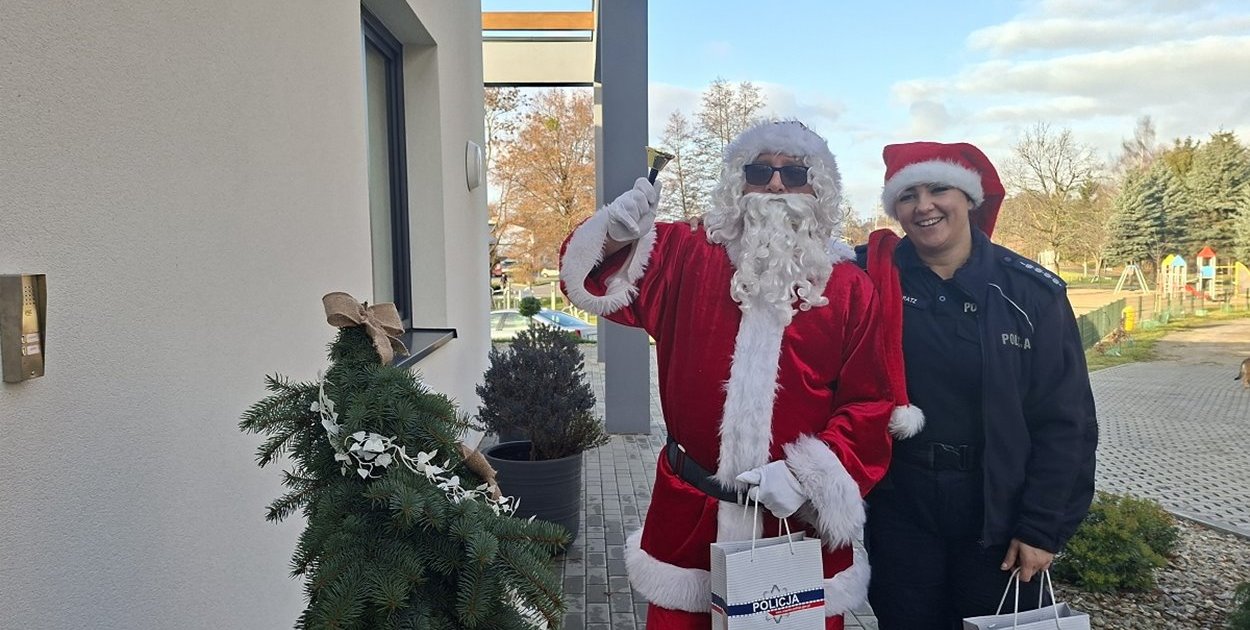 Policjantki z Mikołajem odwiedziły najmłodszych i seniorów w Sępólnie Krajeńskim