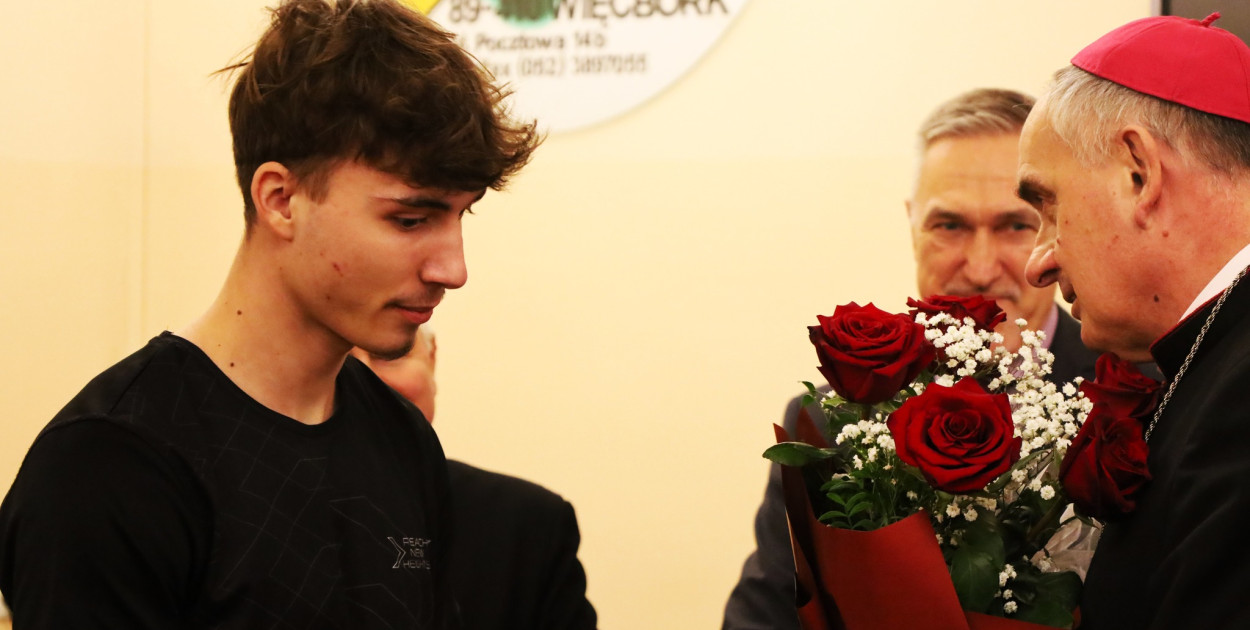 Więcbork: Odwiedziny ks. bp Krzysztofa Włodarczyka - fot. Jacek Grabowski