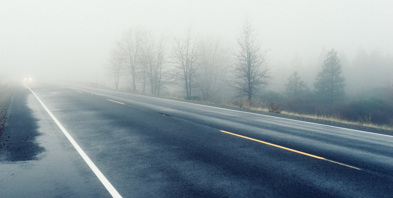 Ostrzeżenie pierwszego stopnia dla miejscowości Mrocza, Nakło nad Notecią i dla okolic - obraz JayMantri z Pixabay - road-569044_1920