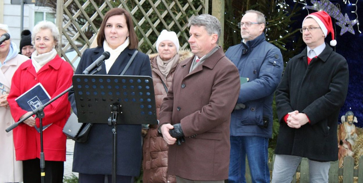 Mrocza - Otwarcie Szopki Bożonarodzeniowej na Mroteckim Rynku - fot. UM Mrocza