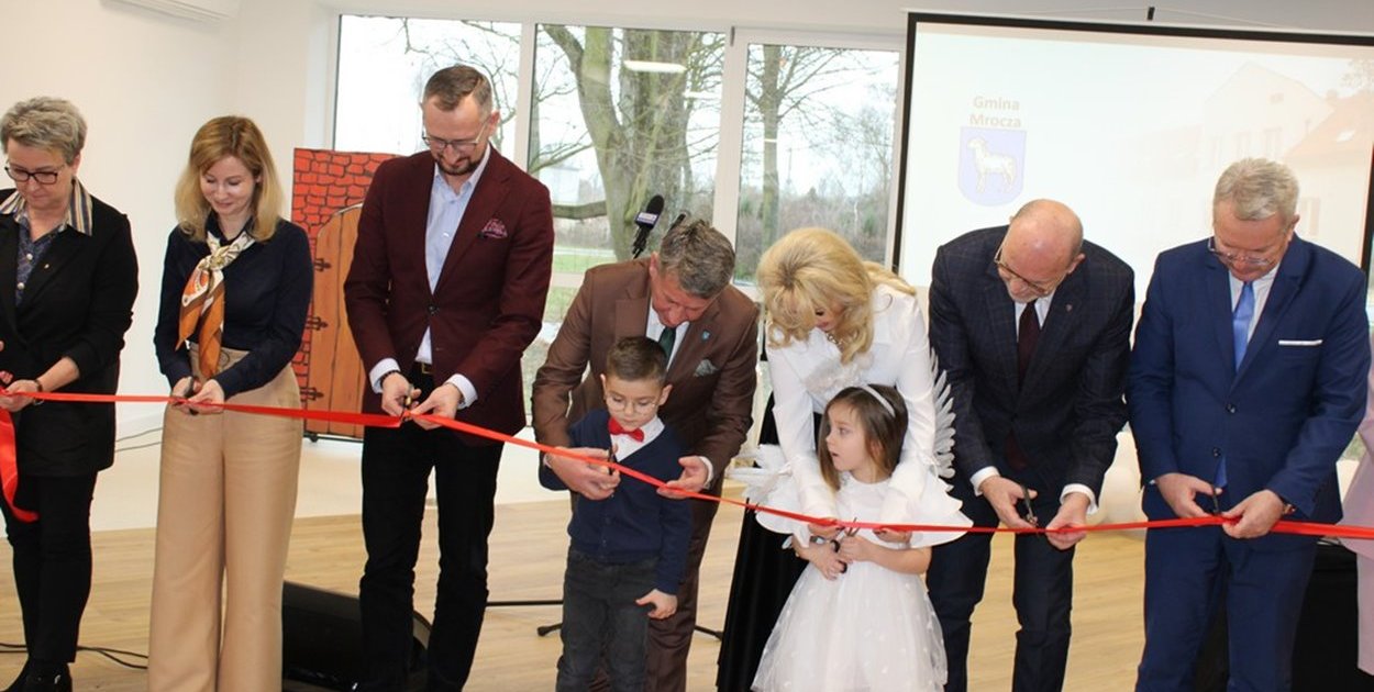 Uroczyste oddanie do użytku zmodernizowanego budynku Domu Dziennego Pobytu i Żłobka Miejskiego w Mroczy - fot. UM Mrocza