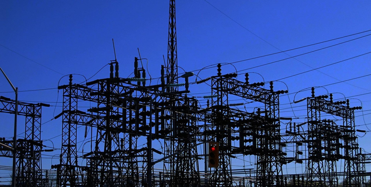 Branże energochłonne ceny energii elektrycznej będą rosły mimo wzrostu udziału OZE w jej produkcji - Obraz PublicDomainPictures z Pixabay