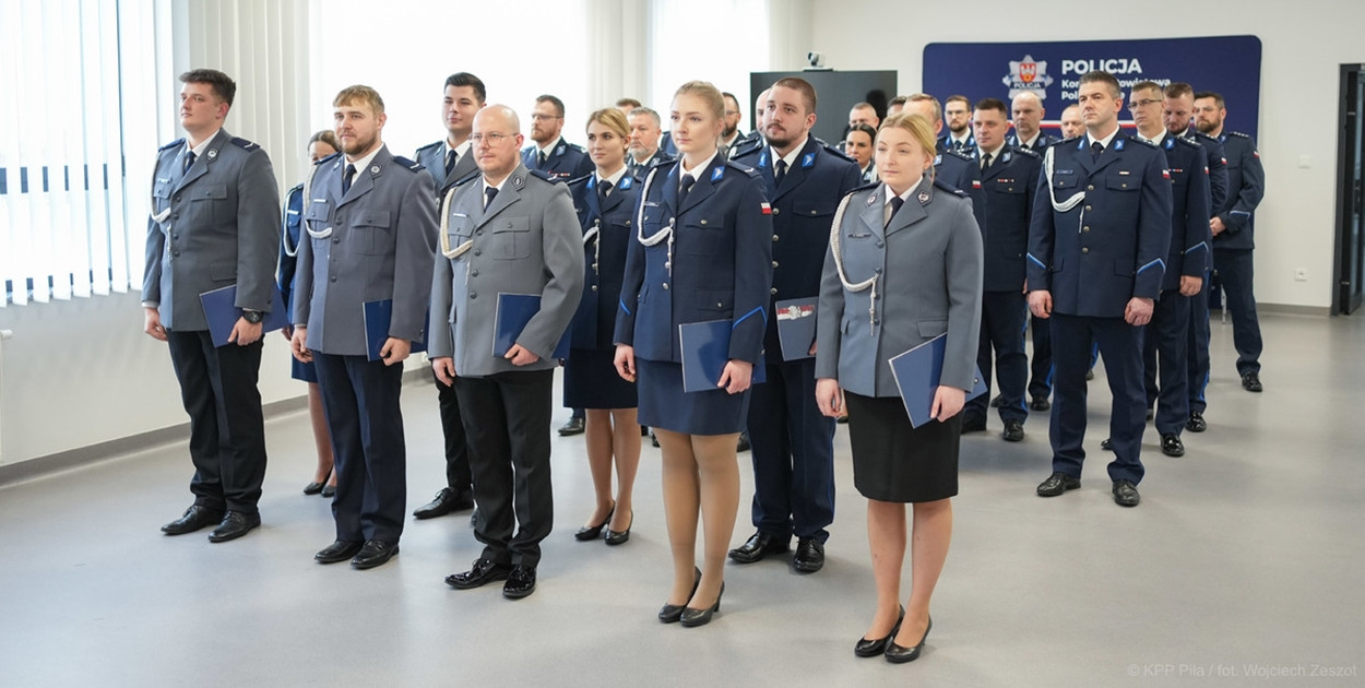 Piła Awanse na stopnie w korpusie aspirantów i podoficerów - fot. mł. asp. Wojciech Zeszot KPP Piła