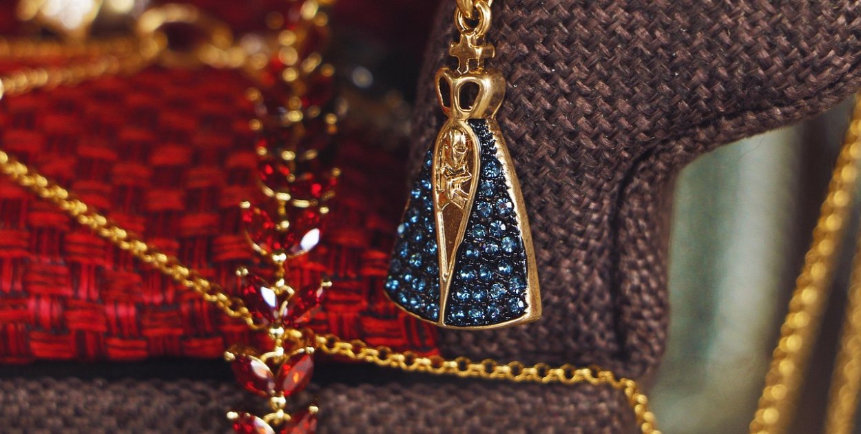 Gdzie kupić dobrej jakości linki do tworzenia bransoletek i naszyjników?