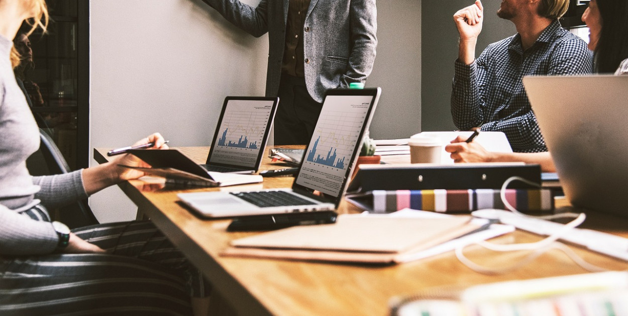 Wymiana szybki iPhone 7 – kiedy jest konieczna i jak wygląda profesjonalna naprawa