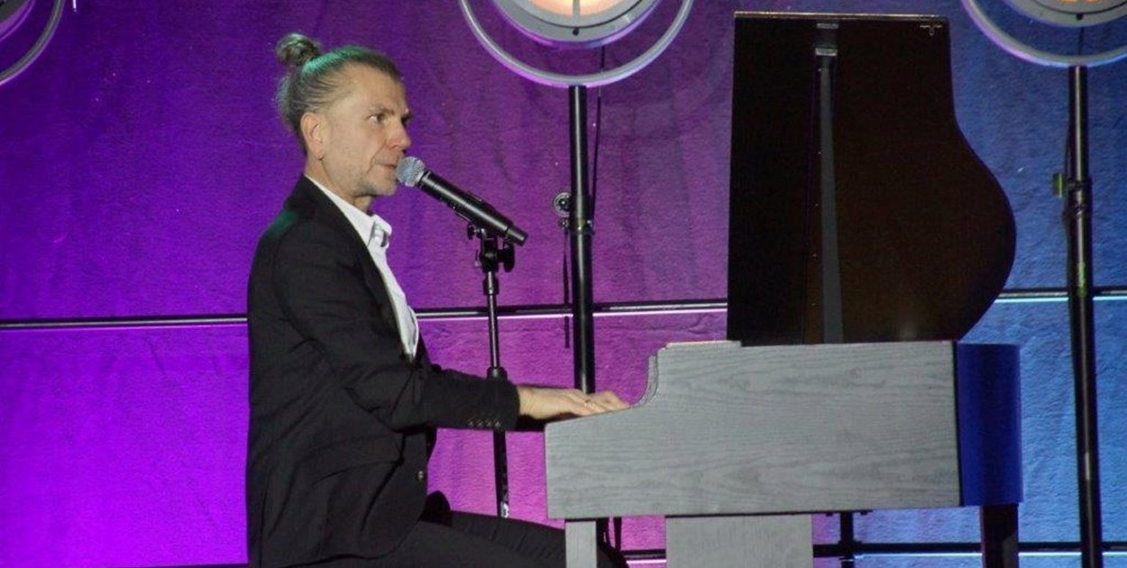 Dzień Kobiet w Mroczy z Adamem Snopkiem