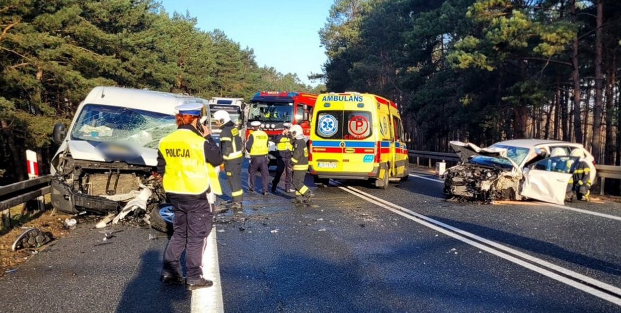 Wypadek na DK10. Policja apeluje o zachowanie czujności mimo dobrej po